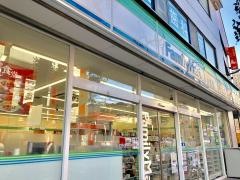 ファミリーマート　二俣川北口店