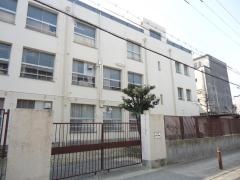 塚本小学校
