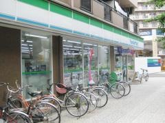 ファミリーマート　港弁天町店