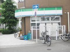 ファミリーマート　港弁天町店