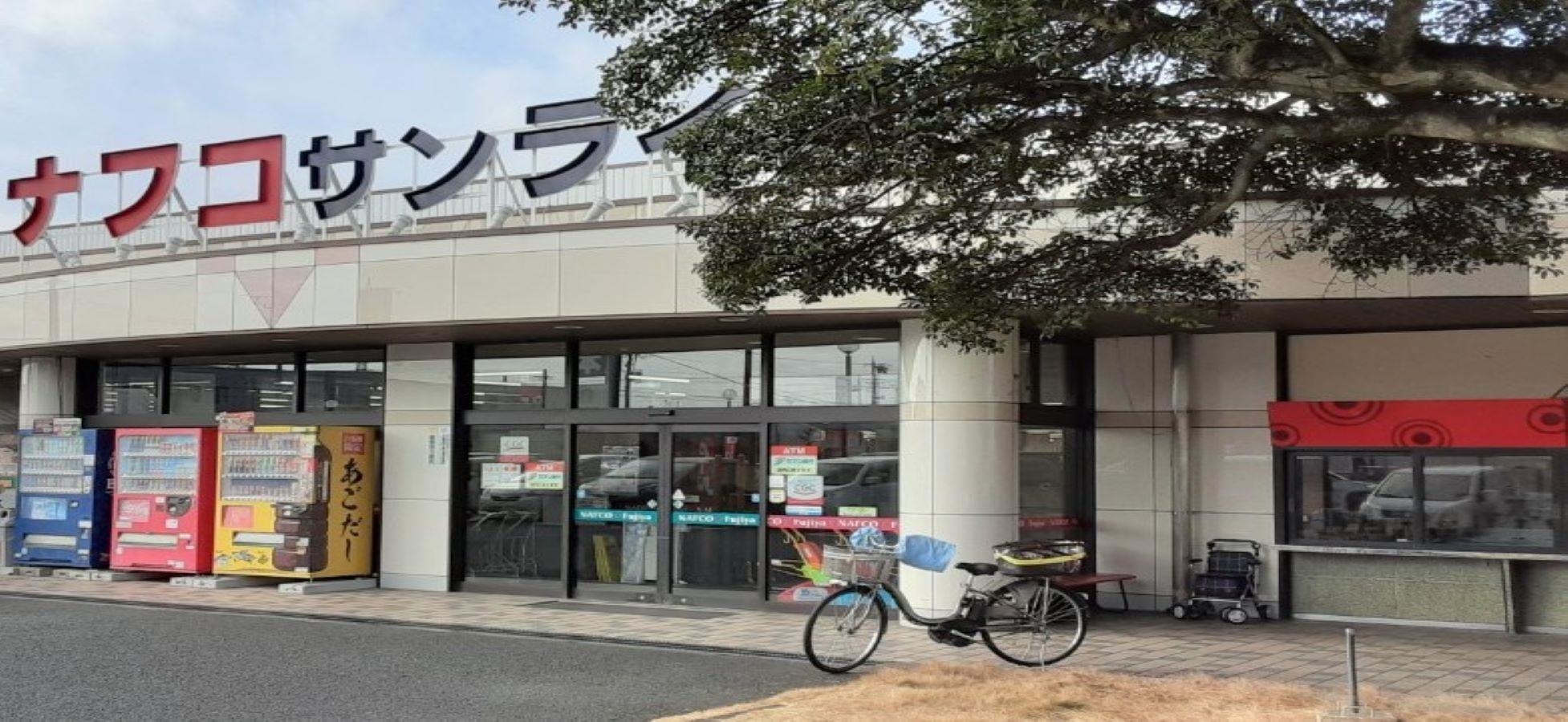 正面出入口