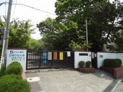 平群南小学校