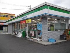 ファミリーマート　ベイサイド新山下店