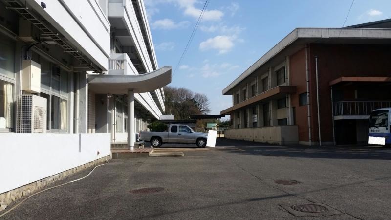 小学校のなかです