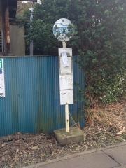 「小松小学校入口」バス停留所