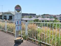 「奈良地区センター前」バス停留所