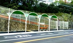 「学園正門前」バス停留所