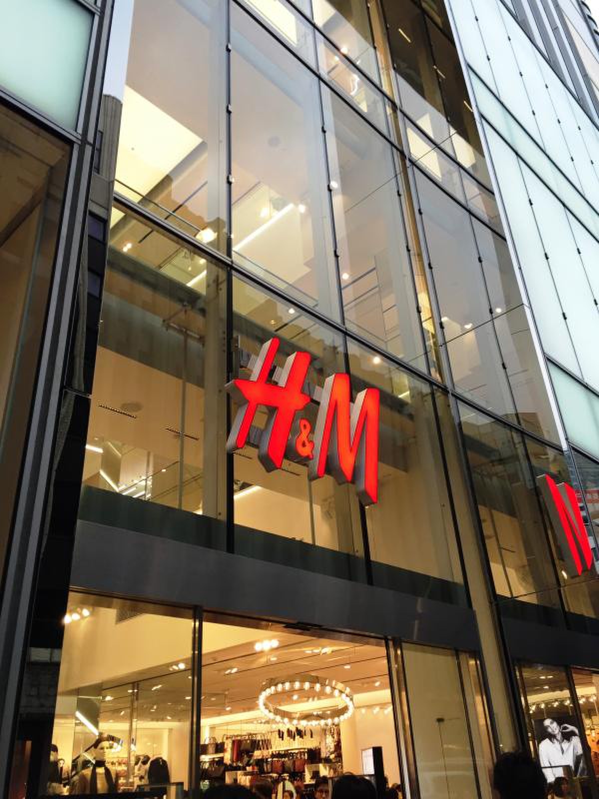 h&m 新宿 店