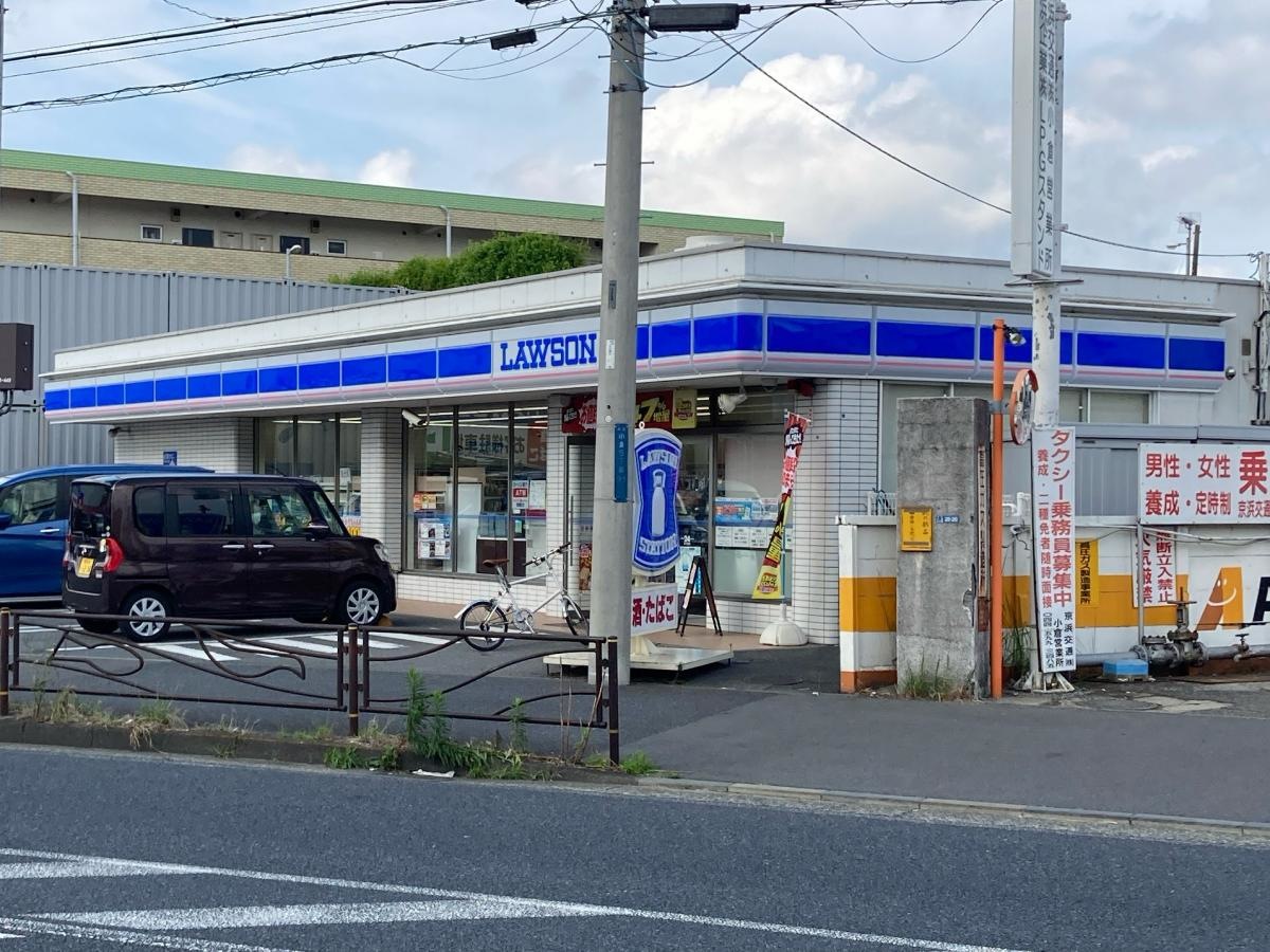 ローソン　川崎小倉店の施設外観です。