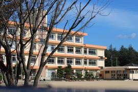 砥堀小学校