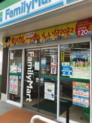 ファミリーマート　長崎飽の浦町店