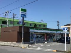 ファミリーマート　半田東洋店