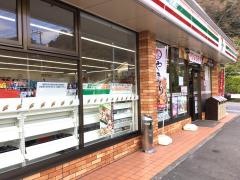 セブンイレブン　横浜朝比奈インター店