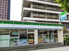 ファミリーマート　豊崎三丁目店