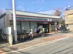 セブンイレブン　足立亀田小前店