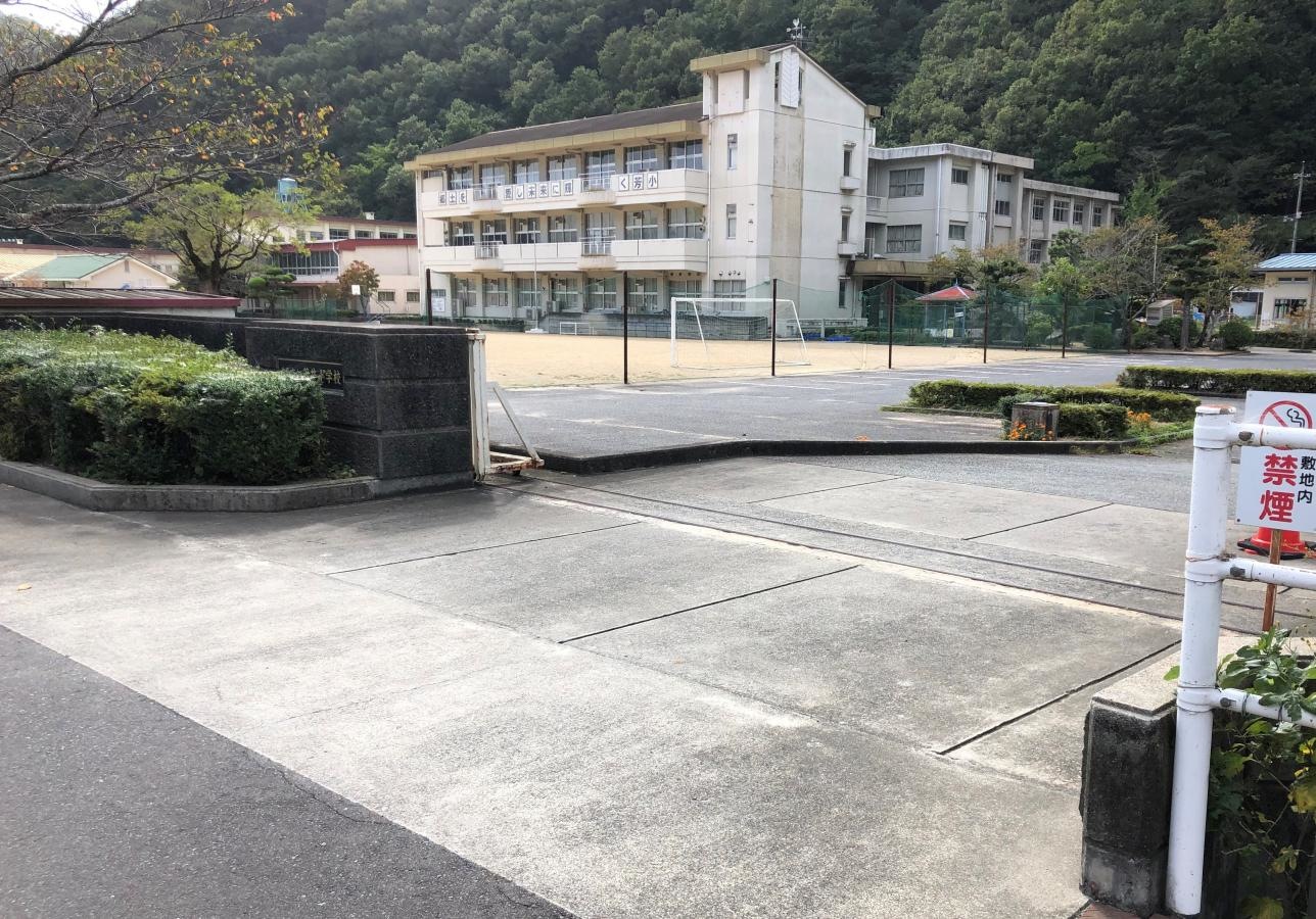 正門