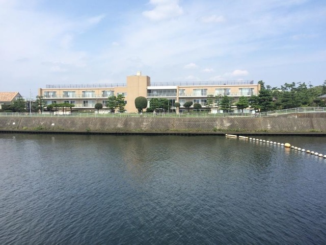 クローバーガーデン 施設外観