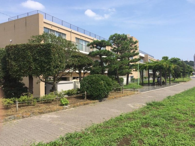 クローバーガーデン 施設外観