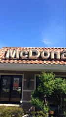 マクドナルド　空港線走井店