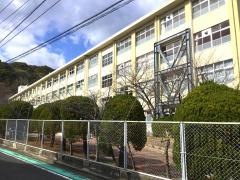 西陵小学校