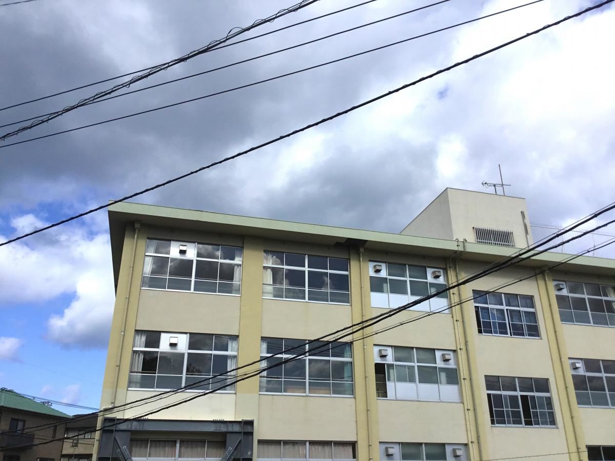 西陵小学校
