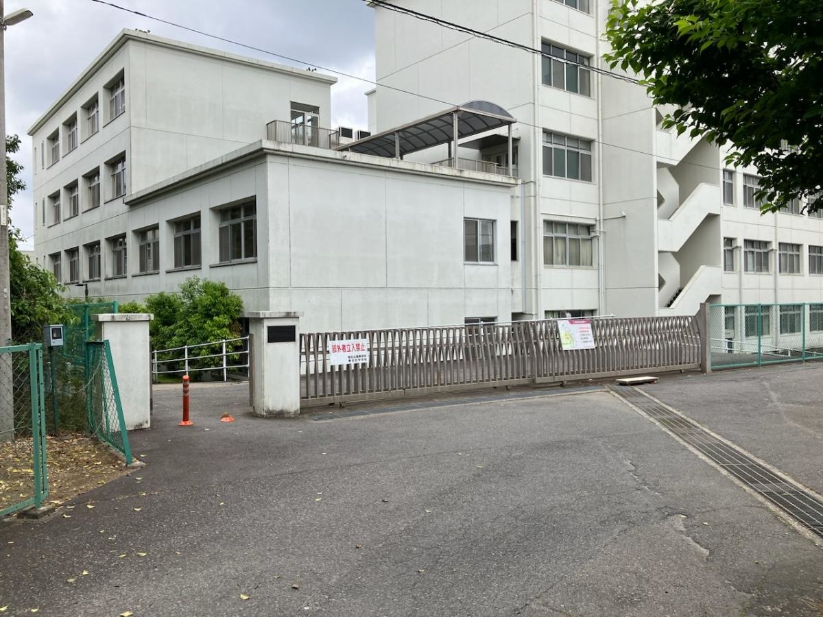 北東門