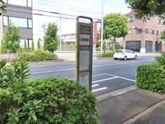 「鈴木小学校」バス停留所