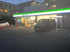 ファミリーマート　豊中長興寺北店