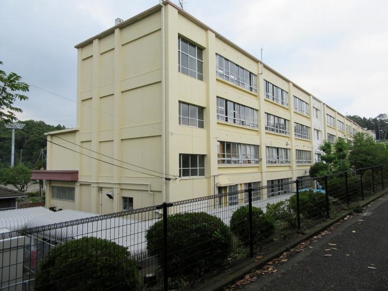 北陽中学校