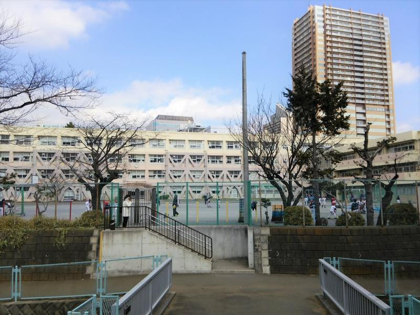 横浜 市立 川上 北 小学校