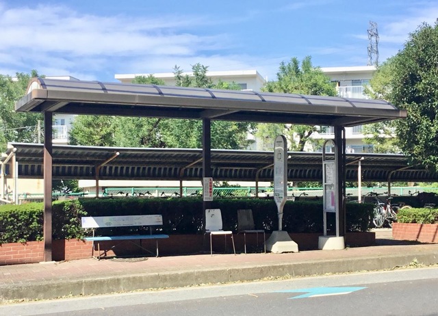 東武バス「新座団地入口」バス停留所／ホームメイト