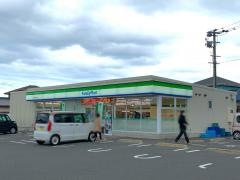 ファミリーマート　福津宮司六丁目店
