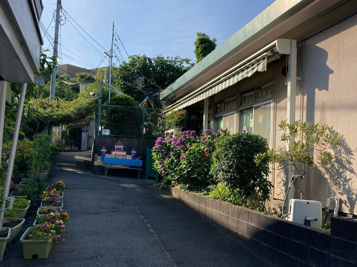 すみれが丘幼稚園の施設外観です。