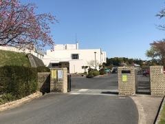 弥生小学校