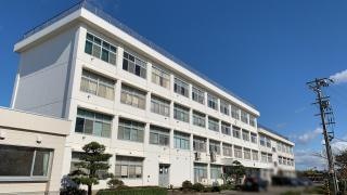 新潟市立赤塚中学校