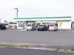 ファミリーマート　中津北店