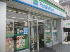 ファミリーマート　下板橋駅前店