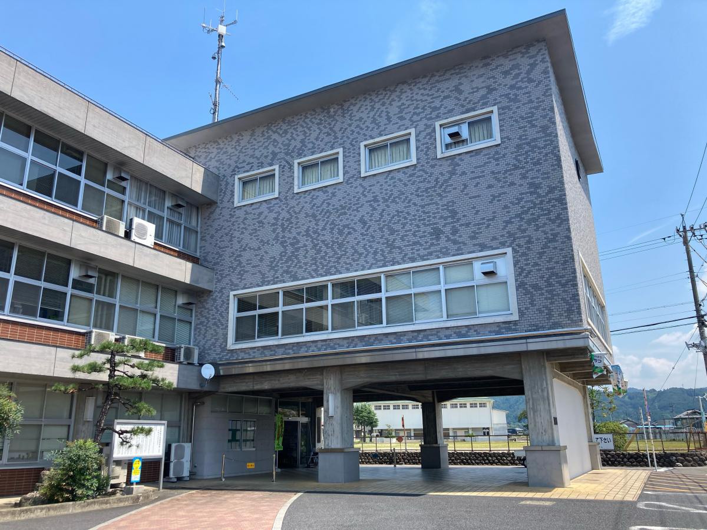 八 百 津 町 役場(01)