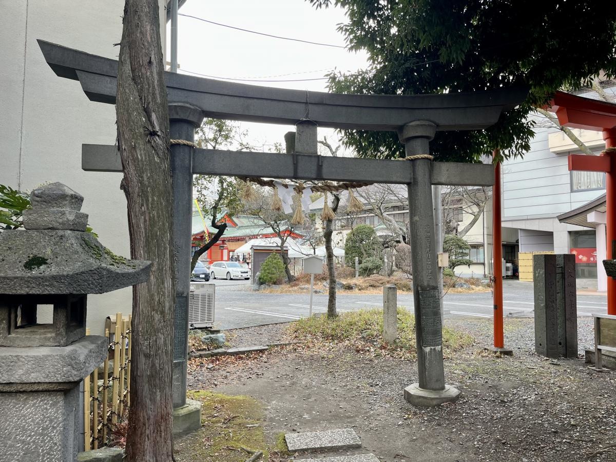 『愛染神社』鳥居