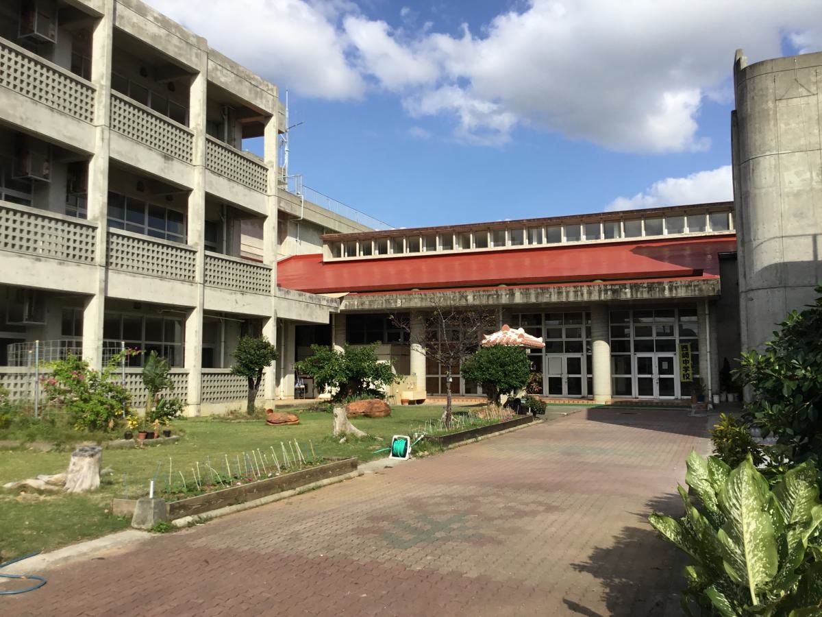 西崎中学校