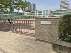 精義小学校