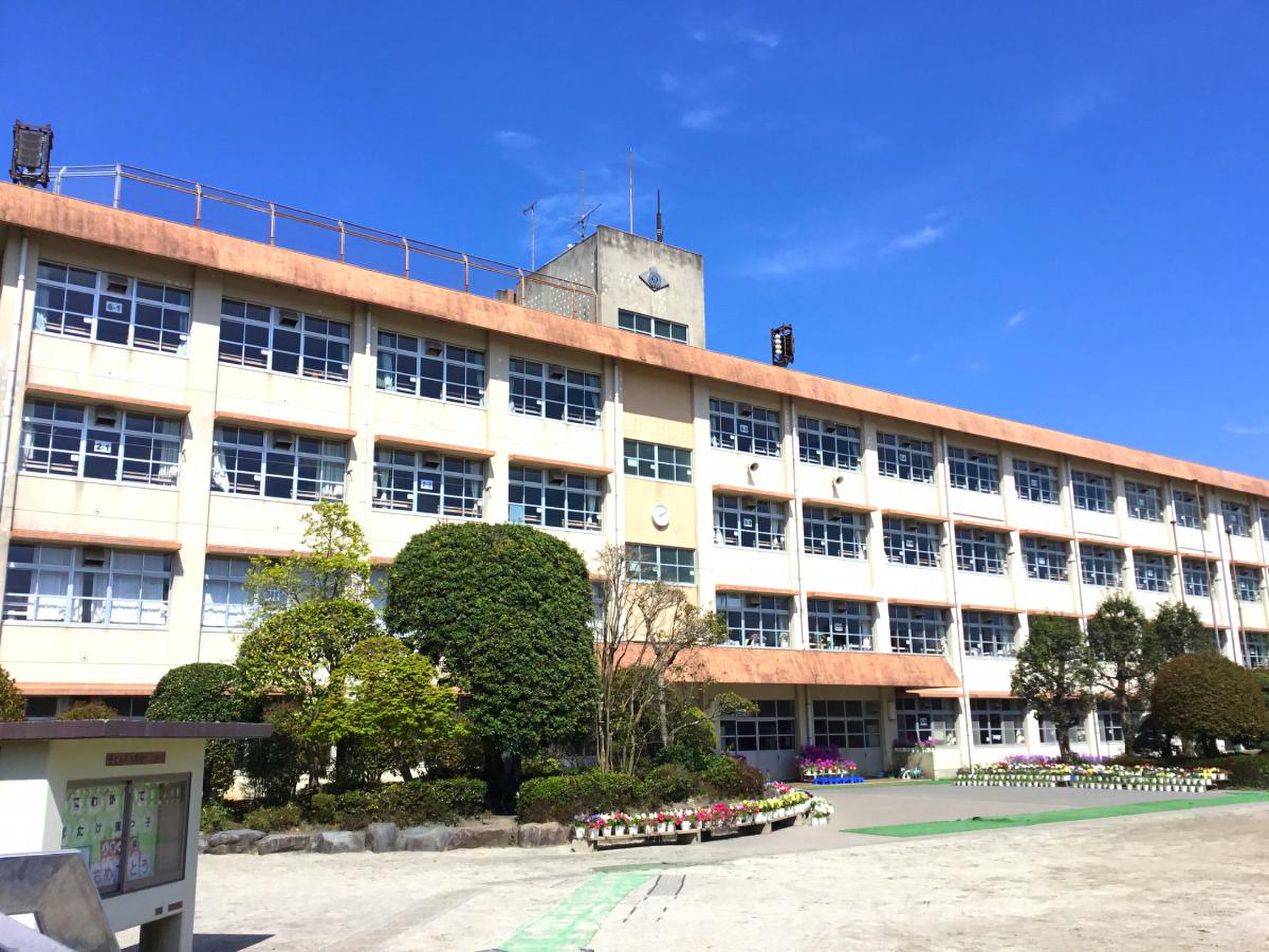 吉野東小学校の評判と口コミの真相｜学区や児童数から見えたリアル