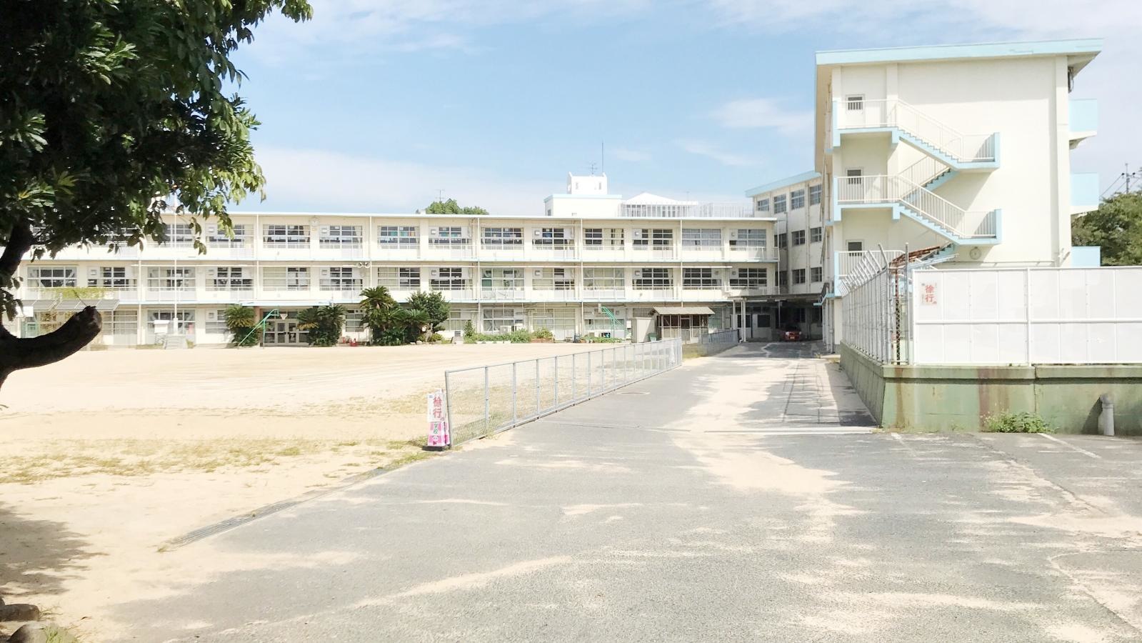 三郎丸小学校