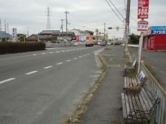 「忍海駅」バス停留所