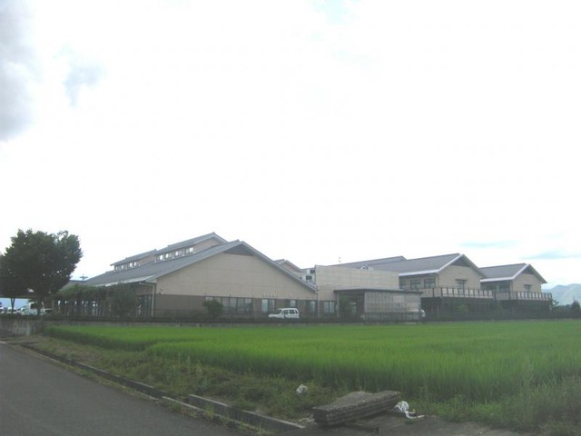 フレンドリーおりべ 建物全景