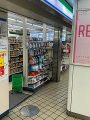 ファミリーマート　名鉄名古屋駅下りホーム店