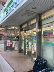 ファミリーマート　半蔵門駅南店