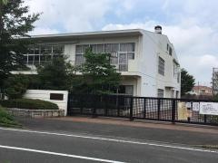 石川小学校