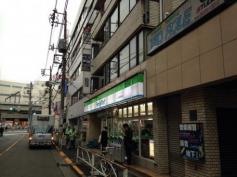 ファミリーマート　サンズ経堂駅北店