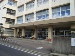 上所小学校
